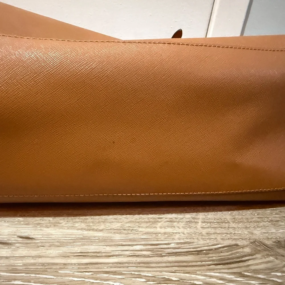 EUC Tory Burch Brown Leather Tote Sophisticated Everyday Style - Picture 7 of 10